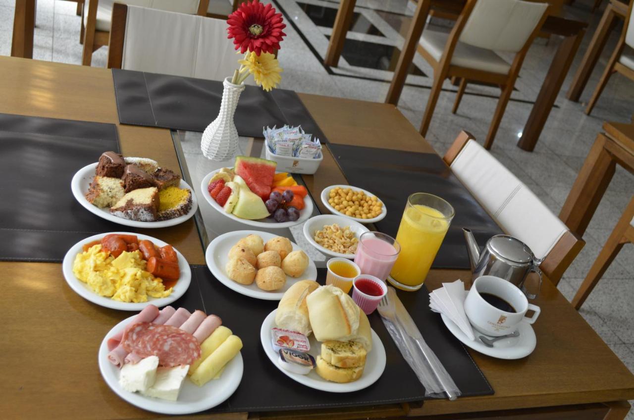 ז'ואיז דה פורה Constantino Hotel E Eventos מראה חיצוני תמונה A typical continental breakfast