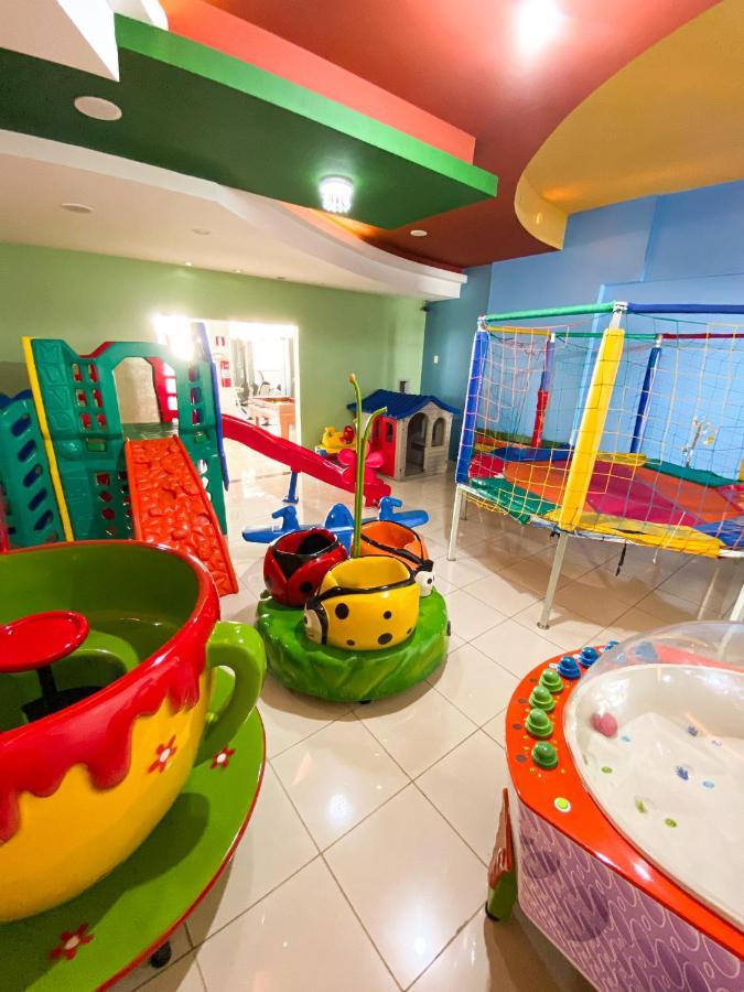 ז'ואיז דה פורה Constantino Hotel E Eventos מראה חיצוני תמונה An indoor playground