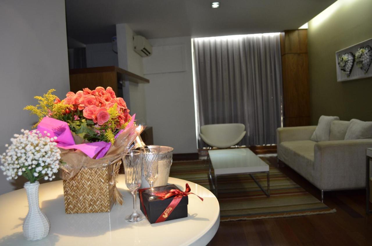 ז'ואיז דה פורה Constantino Hotel E Eventos מראה חיצוני תמונה A living room in a condominium