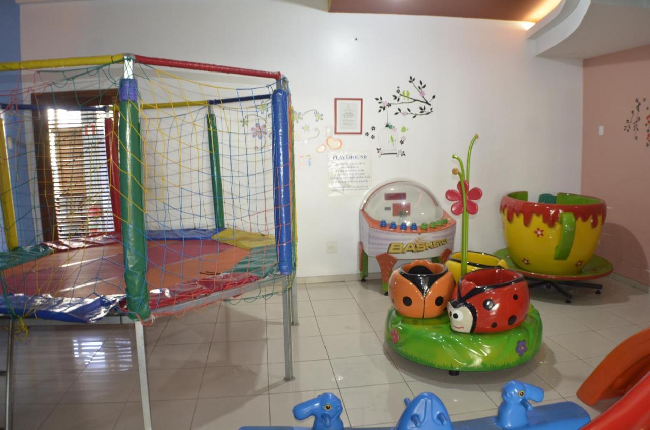 ז'ואיז דה פורה Constantino Hotel E Eventos מראה חיצוני תמונה A children's play area in a shopping mall