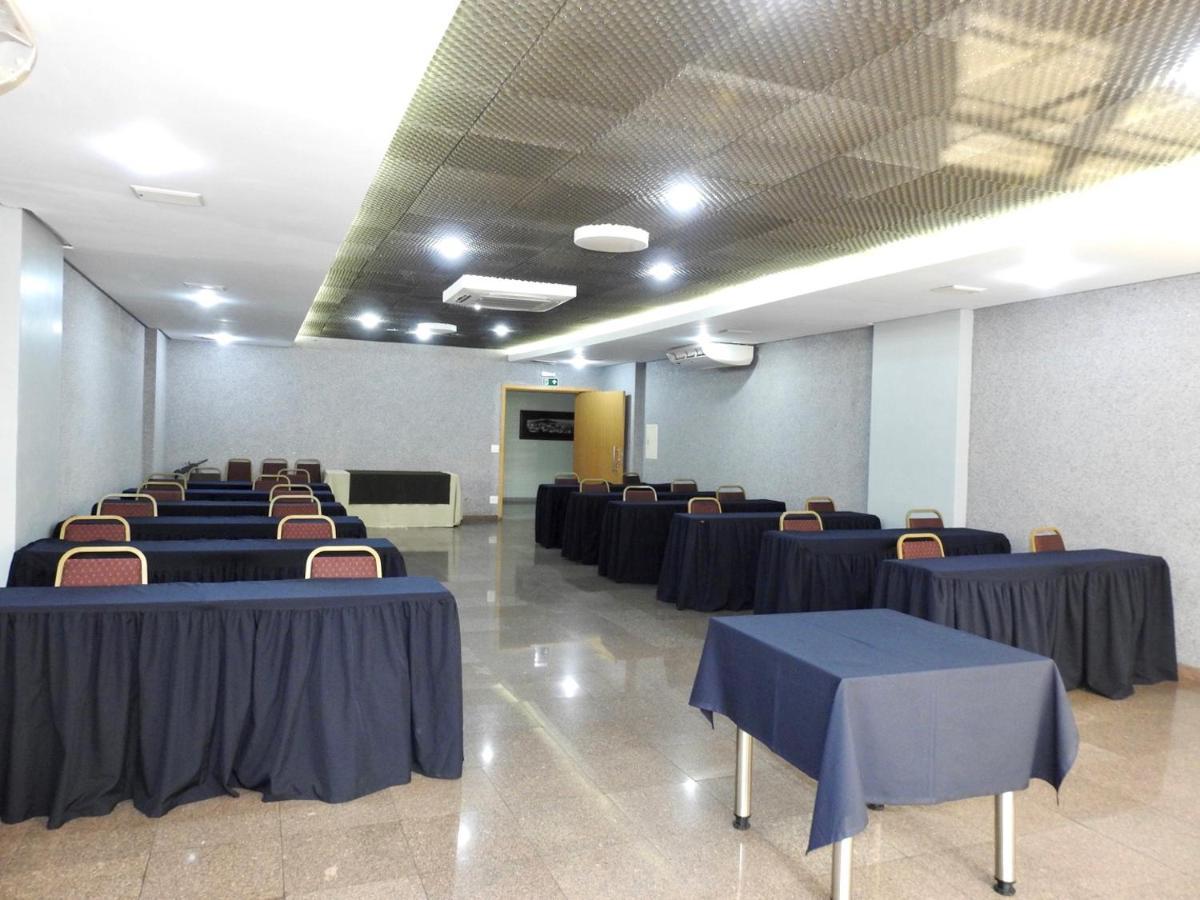 ז'ואיז דה פורה Constantino Hotel E Eventos מראה חיצוני תמונה A conference room at the hotel